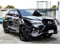 Toyota Fortuner 2.8Trd 4x4 Blacktop ปี 2017 รูปที่ 2
